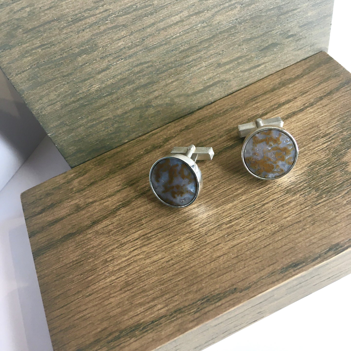 Brut. Silver cufflinks with moss agate