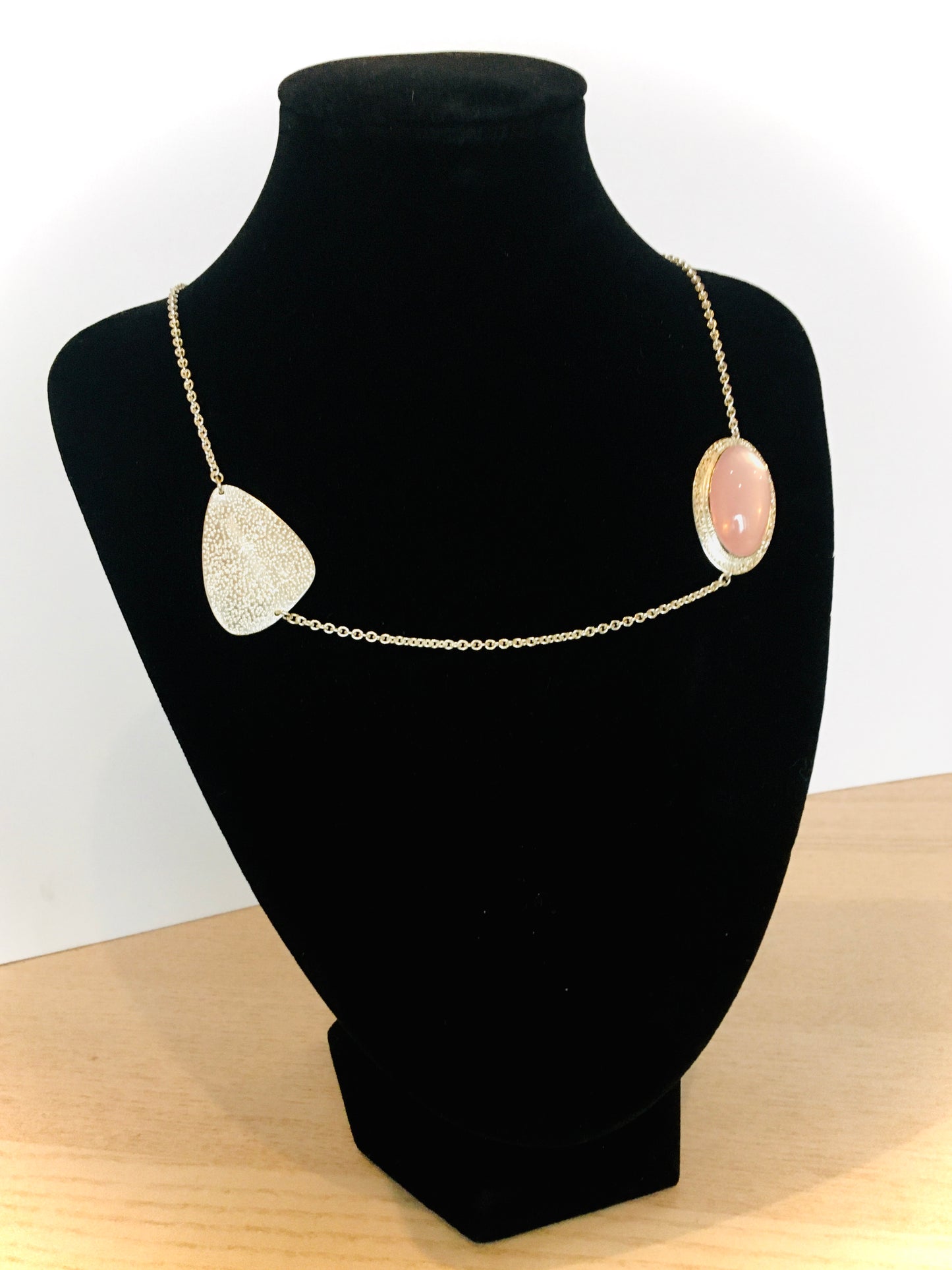 Silver necklace with rose quartz