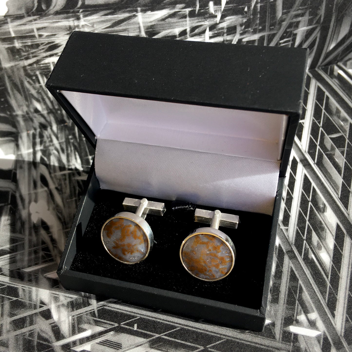 Brut. Silver cufflinks with moss agate